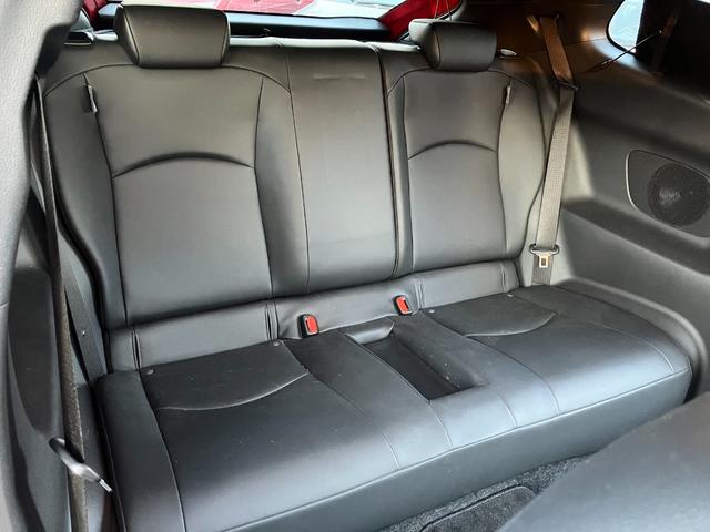 ＧＲヤリス ＲＺ　ハイパフォーマンス　ファースト　エディション　走行８５００キロ台　モリゾーサイン入りフロントガラス　マーブル柄カーボンルーフ　クスコＦタワーバー　ＨＫＳ左右出しマフラー　セーフティセンス　ＬＥＤヘッド　純正ナビ　バックカメラ　前後ドラレコ　ＥＴＣ（8枚目）