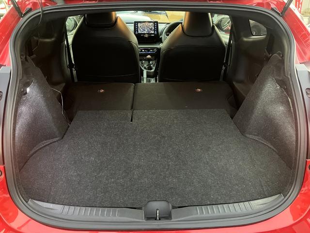 ＧＲヤリス ＲＺ　ハイパフォーマンス　ファースト　エディション　走行８５００キロ台　モリゾーサイン入りフロントガラス　マーブル柄カーボンルーフ　クスコＦタワーバー　ＨＫＳ左右出しマフラー　セーフティセンス　ＬＥＤヘッド　純正ナビ　バックカメラ　前後ドラレコ　ＥＴＣ（26枚目）