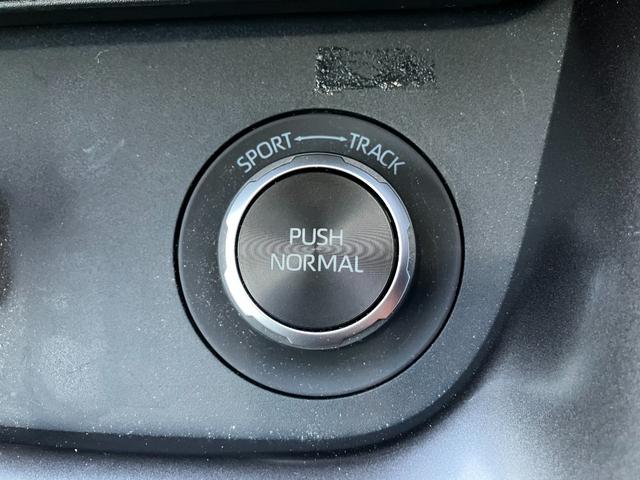 ＧＲヤリス ＲＺ　ハイパフォーマンス　ファースト　エディション　走行８５００キロ台　モリゾーサイン入りフロントガラス　マーブル柄カーボンルーフ　クスコＦタワーバー　ＨＫＳ左右出しマフラー　セーフティセンス　ＬＥＤヘッド　純正ナビ　バックカメラ　前後ドラレコ　ＥＴＣ（38枚目）