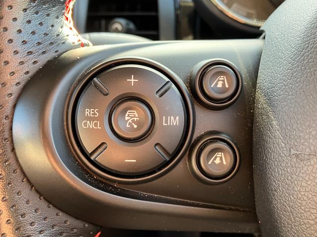 電車でご来店の場合、最寄り駅は埼玉高速鉄道埼玉スタジアム線の新井宿駅です。徒歩５分くらいではありますがご連絡いただければ駅までお迎えにあがります。詳しくはスタッフまで⇒０１２０−８７−５３３５