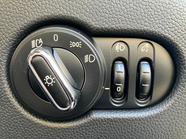 提携認証工場で納車前に１２ヶ月点検をさせていただきます。気になる点がございましたらお気軽にお申し付け下さい。詳しくはスタッフまで⇒０１２０−８７−５３３５