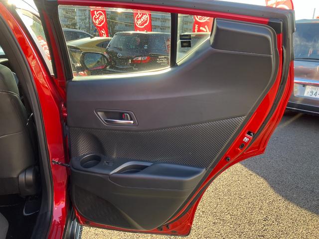 Ｃ－ＨＲ Ｓ　ＧＲスポーツ　ワンオーナー　純正ナビ　フルセグ　パノラミックビューモニター　ＬＥＤヘッドライト＆フォグ　ハーフレザーシート　セーフティセンス　ナビ連動ビルトインＥＴＣ２．０　前左右シートヒーター　革巻きステアリング（31枚目）