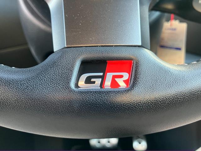 Ｃ－ＨＲ Ｓ　ＧＲスポーツ　ワンオーナー　純正ナビ　フルセグ　パノラミックビューモニター　ＬＥＤヘッドライト＆フォグ　ハーフレザーシート　セーフティセンス　ナビ連動ビルトインＥＴＣ２．０　前左右シートヒーター　革巻きステアリング（42枚目）