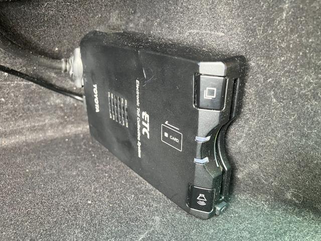 プログレ ＮＣ２５０　ウォールナットパッケージ　メーカーナビ　バックカメラ　ＨＩＤライト　純正アルミ　パワーシート　キーレスキー　走行８万キロ台　ウッドコンビハンドル　サイドエアバッグ　木目調パネル　タイヤ４本２０２２年製　Ｗエアバッグ　ＡＢＳ（35枚目）