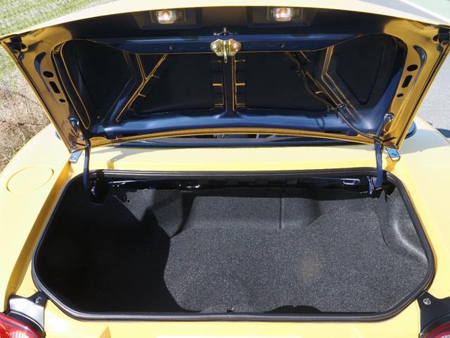 トランクも綺麗です