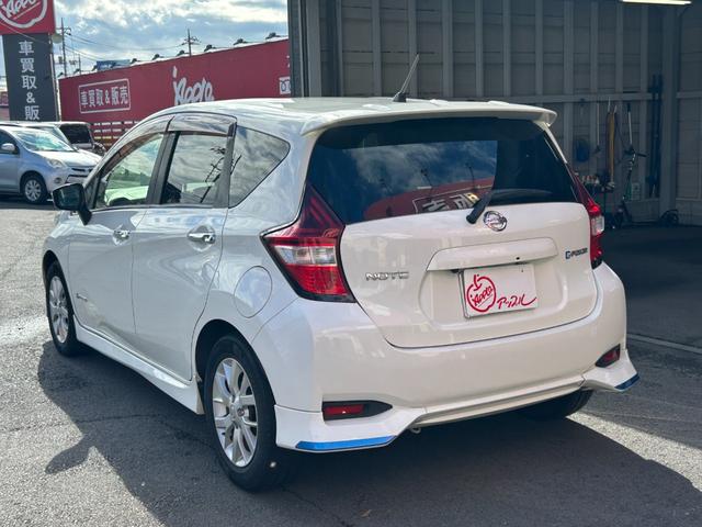 ノート ｅ－パワー　Ｘ　純正ＳＤナビ　バックモニター　フルセグＴＶ　ＢＴオーディオ　ＤＶＤビデオ再生　ＥＴＣ　インテリジェントキー２つ　純正エアロ（9枚目）