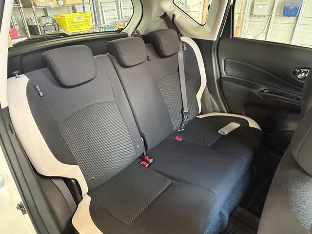 ノート ｅ－パワー　Ｘ　純正ＳＤナビ　バックモニター　フルセグＴＶ　ＢＴオーディオ　ＤＶＤビデオ再生　ＥＴＣ　インテリジェントキー２つ　純正エアロ（14枚目）