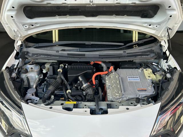 ノート ｅ－パワー　Ｘ　純正ＳＤナビ　バックモニター　フルセグＴＶ　ＢＴオーディオ　ＤＶＤビデオ再生　ＥＴＣ　インテリジェントキー２つ　純正エアロ（17枚目）