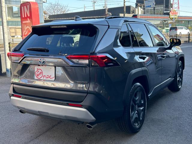 ＲＡＶ４ ハイブリッドアドベンチャー　パノラマムーンルーフ　デジタルインナーミラー　純正ＳＤナビ　バックモニター　シートヒーター　ワンオーナー　スマートキー２つ（8枚目）