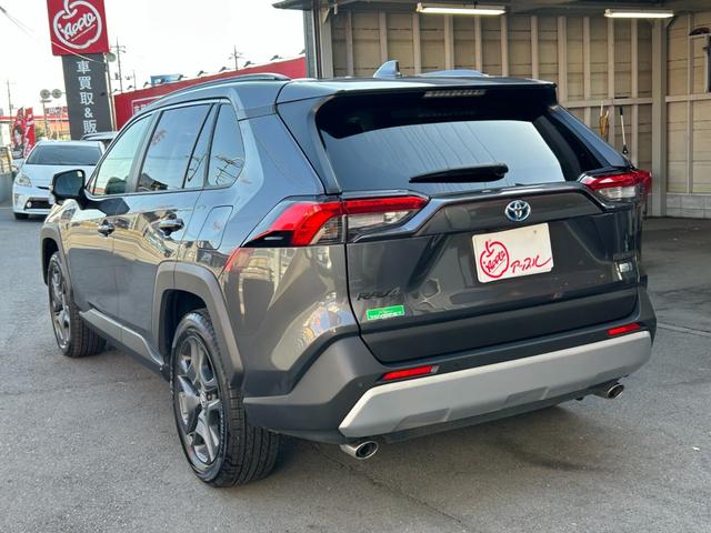 ＲＡＶ４ ハイブリッドアドベンチャー　パノラマムーンルーフ　デジタルインナーミラー　純正ＳＤナビ　バックモニター　シートヒーター　ワンオーナー　スマートキー２つ（9枚目）