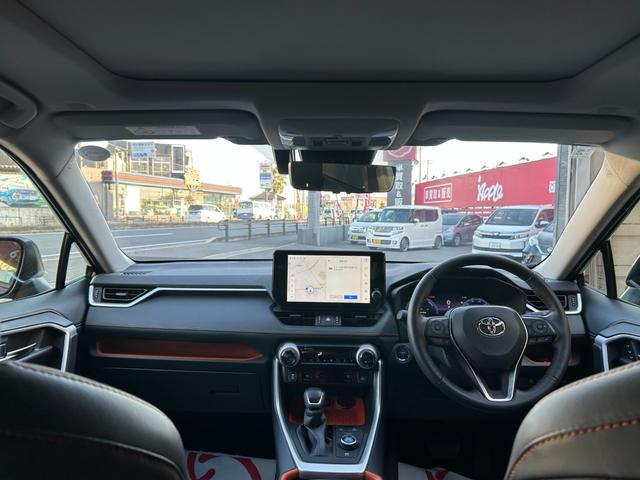 ＲＡＶ４ ハイブリッドアドベンチャー　パノラマムーンルーフ　デジタルインナーミラー　純正ＳＤナビ　バックモニター　シートヒーター　ワンオーナー　スマートキー２つ（12枚目）