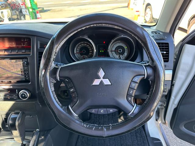 ロング　エクシード　４ＷＤ　ディーゼルターボ　禁煙車　ロックフォード　バックカメラ　シートヒーター　１００Ｖ　ナビＴＶ　Ｂｌｕｅｔｏｏｔｈ　盗難防止システム　寒冷地仕様　クルーズコントロール　ＥＴＣ　３列シート　７人乗り(14枚目)