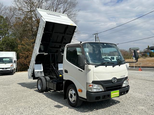 全低床ダンプ　１年保証付き　ディーゼルターボ　２ｔ積み　ＡＴ車　後輪ダブルタイヤ　積載量２０００ｋｇ　ＥＣＴパワー付き　コボレーン付き　アイドリングストップ　２トンダンプ　三方開(44枚目)