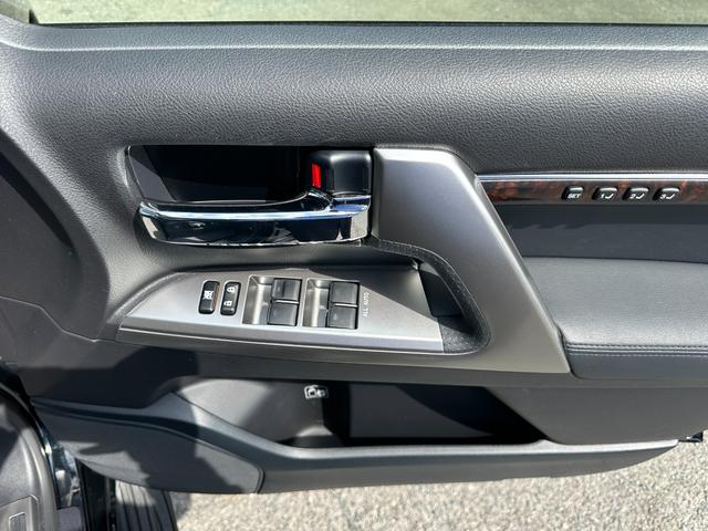 TOYOTA LAND CRUISER ZX | 2012 | BLACK M | 50064 km | details