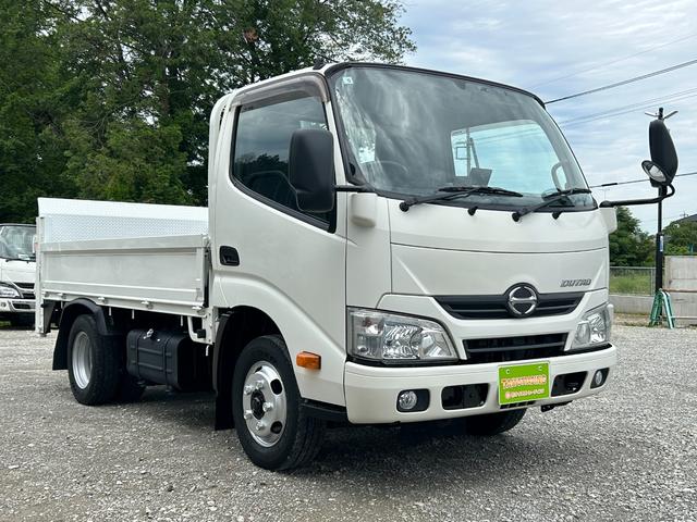 デュトロ 　１年保証付き　２ｔ　全低床　パワーゲート　ＡＴ車　ディーゼルターボ　荷台内寸　長さ３０６０ｍｍ　幅１６００ｍｍ　ＴＶ　ＥＴＣ　Ｂｌｕｅｔｏｏｔｈ接続　電動格納ミラー　２トン　２トントラック　ＰＧ　垂直（3枚目）