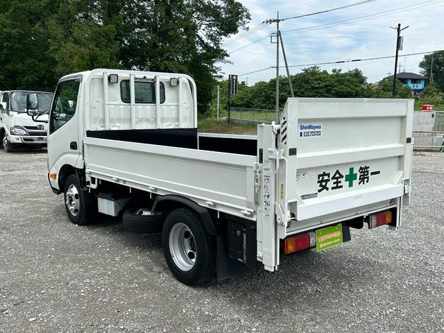 デュトロ 　１年保証付き　２ｔ　全低床　パワーゲート　ＡＴ車　ディーゼルターボ　荷台内寸　長さ３０６０ｍｍ　幅１６００ｍｍ　ＴＶ　ＥＴＣ　Ｂｌｕｅｔｏｏｔｈ接続　電動格納ミラー　２トン　２トントラック　ＰＧ　垂直（7枚目）
