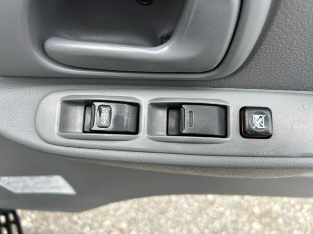 デュトロ 　１年保証付き　２ｔ　全低床　パワーゲート　ＡＴ車　ディーゼルターボ　荷台内寸　長さ３０６０ｍｍ　幅１６００ｍｍ　ＴＶ　ＥＴＣ　Ｂｌｕｅｔｏｏｔｈ接続　電動格納ミラー　２トン　２トントラック　ＰＧ　垂直（10枚目）