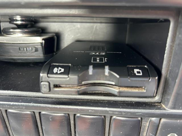 デュトロ 　１年保証付き　２ｔ　全低床　パワーゲート　ＡＴ車　ディーゼルターボ　荷台内寸　長さ３０６０ｍｍ　幅１６００ｍｍ　ＴＶ　ＥＴＣ　Ｂｌｕｅｔｏｏｔｈ接続　電動格納ミラー　２トン　２トントラック　ＰＧ　垂直（25枚目）