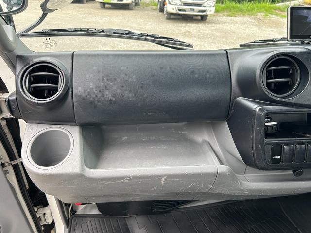 デュトロ 　１年保証付き　２ｔ　全低床　パワーゲート　ＡＴ車　ディーゼルターボ　荷台内寸　長さ３０６０ｍｍ　幅１６００ｍｍ　ＴＶ　ＥＴＣ　Ｂｌｕｅｔｏｏｔｈ接続　電動格納ミラー　２トン　２トントラック　ＰＧ　垂直（34枚目）