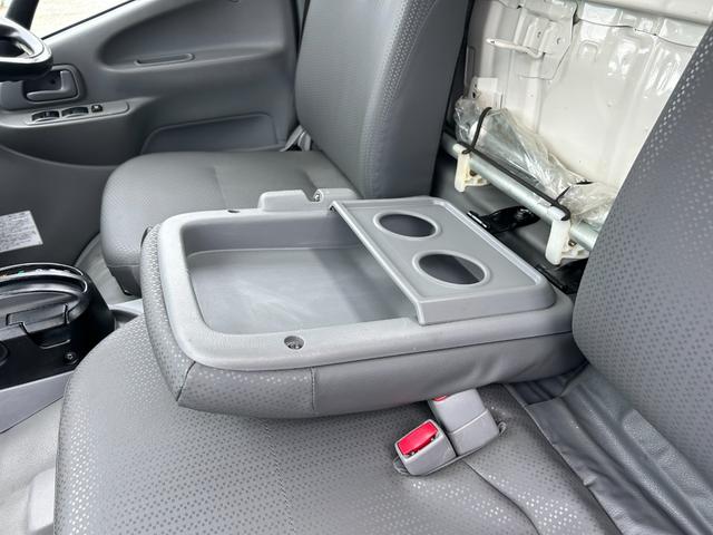 デュトロ 　１年保証付き　２ｔ　全低床　パワーゲート　ＡＴ車　ディーゼルターボ　荷台内寸　長さ３０６０ｍｍ　幅１６００ｍｍ　ＴＶ　ＥＴＣ　Ｂｌｕｅｔｏｏｔｈ接続　電動格納ミラー　２トン　２トントラック　ＰＧ　垂直（38枚目）