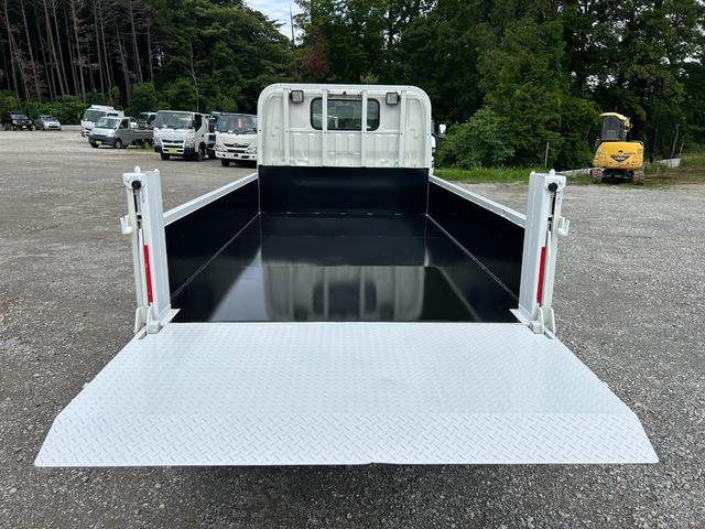 デュトロ 　１年保証付き　２ｔ　全低床　パワーゲート　ＡＴ車　ディーゼルターボ　荷台内寸　長さ３０６０ｍｍ　幅１６００ｍｍ　ＴＶ　ＥＴＣ　Ｂｌｕｅｔｏｏｔｈ接続　電動格納ミラー　２トン　２トントラック　ＰＧ　垂直（47枚目）