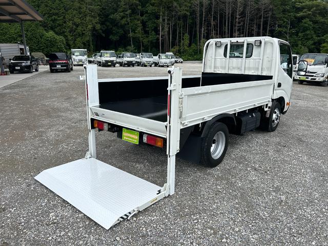 デュトロ 　１年保証付き　２ｔ　全低床　パワーゲート　ＡＴ車　ディーゼルターボ　荷台内寸　長さ３０６０ｍｍ　幅１６００ｍｍ　ＴＶ　ＥＴＣ　Ｂｌｕｅｔｏｏｔｈ接続　電動格納ミラー　２トン　２トントラック　ＰＧ　垂直（50枚目）