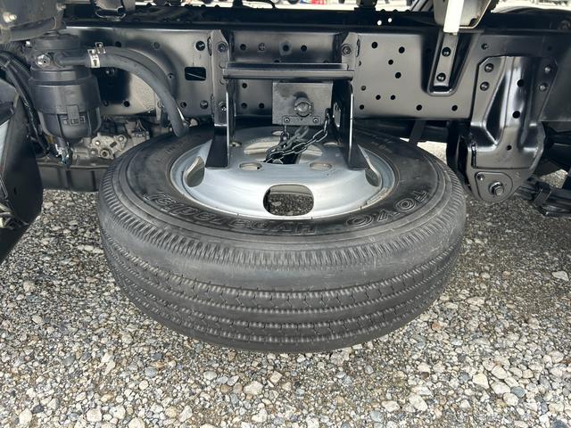 デュトロ 　１年保証付き　２ｔ　全低床　パワーゲート　ＡＴ車　ディーゼルターボ　荷台内寸　長さ３０６０ｍｍ　幅１６００ｍｍ　ＴＶ　ＥＴＣ　Ｂｌｕｅｔｏｏｔｈ接続　電動格納ミラー　２トン　２トントラック　ＰＧ　垂直（64枚目）