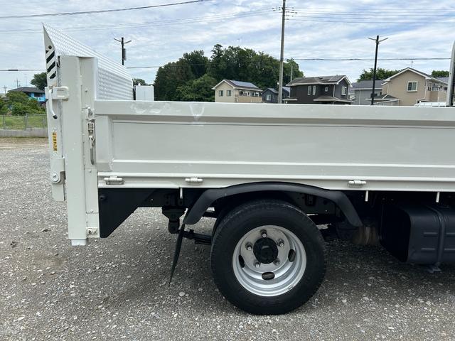 デュトロ 　１年保証付き　２ｔ　全低床　パワーゲート　ＡＴ車　ディーゼルターボ　荷台内寸　長さ３０６０ｍｍ　幅１６００ｍｍ　ＴＶ　ＥＴＣ　Ｂｌｕｅｔｏｏｔｈ接続　電動格納ミラー　２トン　２トントラック　ＰＧ　垂直（75枚目）