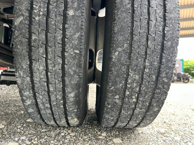 デュトロ 　１年保証付き　２ｔ　全低床　パワーゲート　ＡＴ車　ディーゼルターボ　荷台内寸　長さ３０６０ｍｍ　幅１６００ｍｍ　ＴＶ　ＥＴＣ　Ｂｌｕｅｔｏｏｔｈ接続　電動格納ミラー　２トン　２トントラック　ＰＧ　垂直（77枚目）