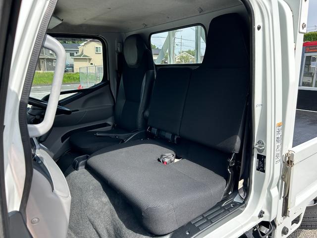 キャンター 　１．５ｔ　全低床　ＡＴ車　ディーゼルターボ　１年保証付き　荷台内寸　長さ３１００ｍｍ　幅１６００ｍｍ　ナビ　ＴＶ　ＥＴＣ　電動格納ミラー　坂道発進補助装置付　１．５トン　１．５トントラック　平ボディ（33枚目）