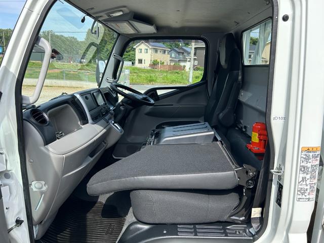 キャンター 　１．５ｔ　全低床　ＡＴ車　ディーゼルターボ　１年保証付き　荷台内寸　長さ３１００ｍｍ　幅１６００ｍｍ　ナビ　ＴＶ　ＥＴＣ　電動格納ミラー　坂道発進補助装置付　１．５トン　１．５トントラック　平ボディ（39枚目）