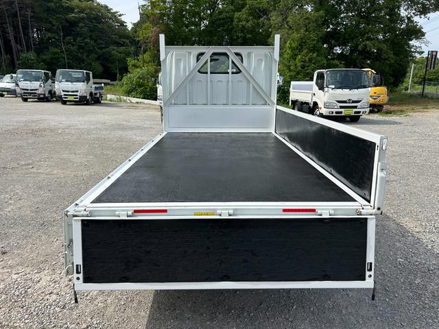キャンター 　１．５ｔ　全低床　ＡＴ車　ディーゼルターボ　１年保証付き　荷台内寸　長さ３１００ｍｍ　幅１６００ｍｍ　ナビ　ＴＶ　ＥＴＣ　電動格納ミラー　坂道発進補助装置付　１．５トン　１．５トントラック　平ボディ（44枚目）