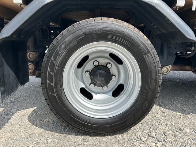 キャンター 　１．５ｔ　全低床　ＡＴ車　ディーゼルターボ　１年保証付き　荷台内寸　長さ３１００ｍｍ　幅１６００ｍｍ　ナビ　ＴＶ　ＥＴＣ　電動格納ミラー　坂道発進補助装置付　１．５トン　１．５トントラック　平ボディ（72枚目）