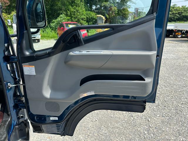 キャンター 　全低床カスタム　１．５ｔ　ＡＴ車　ディーゼルターボ　１年保証付き　荷台内寸長さ３１００ｍｍ　幅１６００ｍｍ　ナビ　ＴＶ　ＥＴＣ　両側電動格納ミラー　荷台鉄板張　１．５トン　１．５トントラック　平ボディ（9枚目）