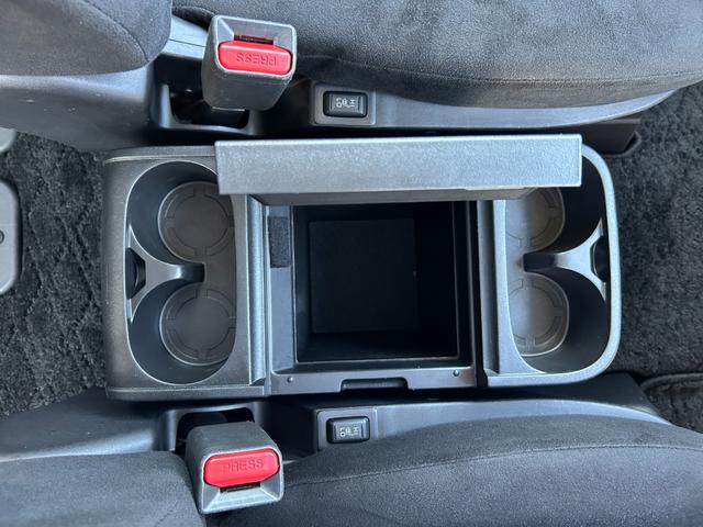 デリカＤ：５ Ｐ　１年保証付き　４ＷＤ　ディーゼルターボ　全周囲カメラ　バックカメラ　シートヒーター　ナビ　ＴＶ　ＥＴＣ　Ｂｌｕｅｔｏｏｔｈ接続　ＨＤＭＩ　電動リアゲート　ドライブレコーダー　ＵＳＢ　ＬＥＤヘッドライト（30枚目）