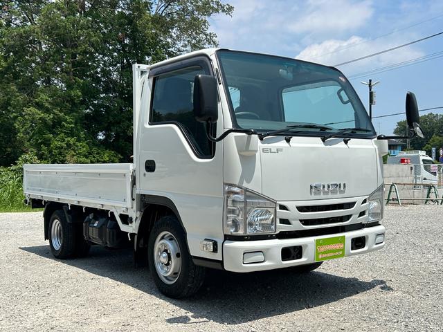 エルフトラック フラットロー　１．５ｔ　ＡＴ車　ディーゼルターボ　荷台内寸　長さ３０７０ｍｍ　幅１６００ｍｍ　ナビ　ＥＴＣ　バックカメラ　ドライブレコーダー　３人乗り　１．５トン　１．５トントラック　平ボディ　アイドリングストップ（3枚目）