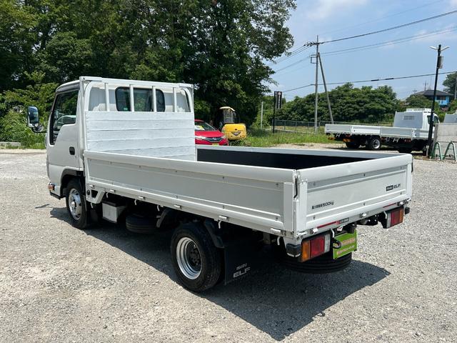 エルフトラック フラットロー　１．５ｔ　ＡＴ車　ディーゼルターボ　荷台内寸　長さ３０７０ｍｍ　幅１６００ｍｍ　ナビ　ＥＴＣ　バックカメラ　ドライブレコーダー　３人乗り　１．５トン　１．５トントラック　平ボディ　アイドリングストップ（7枚目）