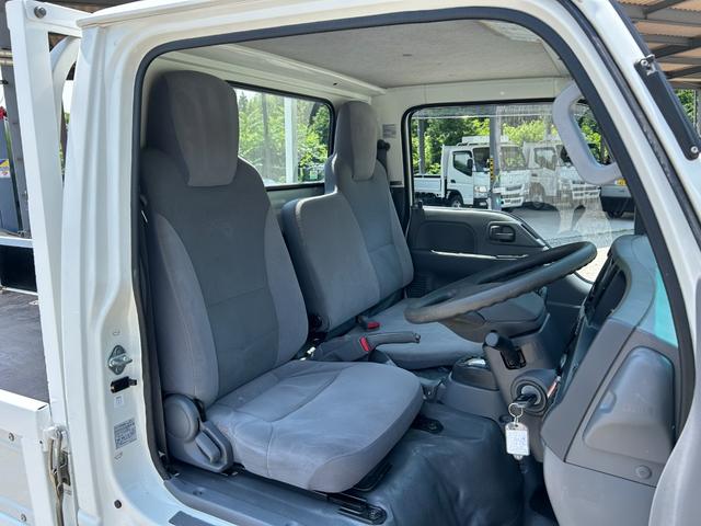 エルフトラック フラットロー　１．５ｔ　ＡＴ車　ディーゼルターボ　荷台内寸　長さ３０７０ｍｍ　幅１６００ｍｍ　ナビ　ＥＴＣ　バックカメラ　ドライブレコーダー　３人乗り　１．５トン　１．５トントラック　平ボディ　アイドリングストップ（11枚目）