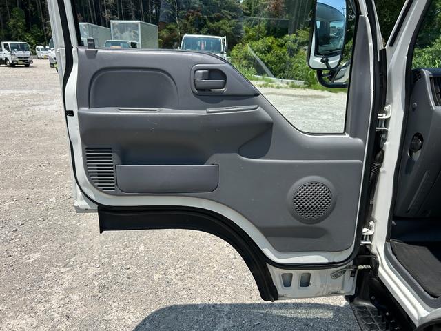エルフトラック フラットロー　１．５ｔ　ＡＴ車　ディーゼルターボ　荷台内寸　長さ３０７０ｍｍ　幅１６００ｍｍ　ナビ　ＥＴＣ　バックカメラ　ドライブレコーダー　３人乗り　１．５トン　１．５トントラック　平ボディ　アイドリングストップ（33枚目）