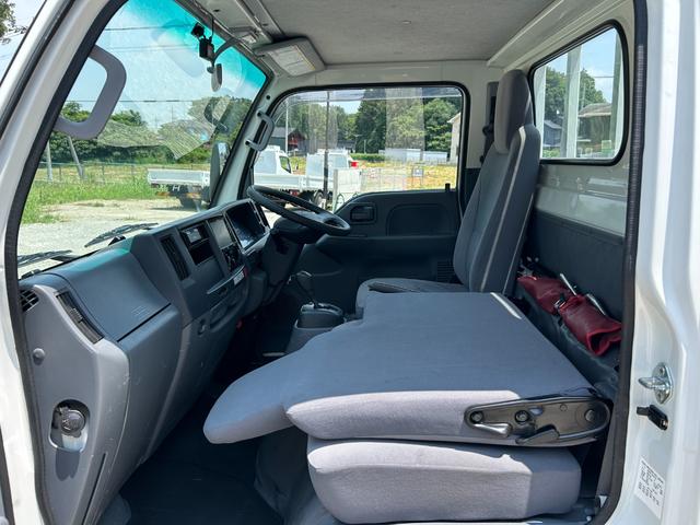 エルフトラック フラットロー　１．５ｔ　ＡＴ車　ディーゼルターボ　荷台内寸　長さ３０７０ｍｍ　幅１６００ｍｍ　ナビ　ＥＴＣ　バックカメラ　ドライブレコーダー　３人乗り　１．５トン　１．５トントラック　平ボディ　アイドリングストップ（41枚目）