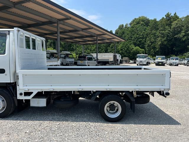 エルフトラック フラットロー　１．５ｔ　ＡＴ車　ディーゼルターボ　荷台内寸　長さ３０７０ｍｍ　幅１６００ｍｍ　ナビ　ＥＴＣ　バックカメラ　ドライブレコーダー　３人乗り　１．５トン　１．５トントラック　平ボディ　アイドリングストップ（65枚目）