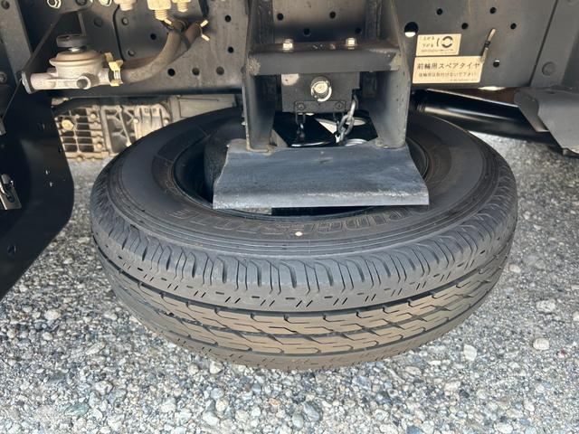 エルフトラック フラットロー　１．５ｔ　ＡＴ車　ディーゼルターボ　荷台内寸　長さ３０７０ｍｍ　幅１６００ｍｍ　ナビ　ＥＴＣ　バックカメラ　ドライブレコーダー　３人乗り　１．５トン　１．５トントラック　平ボディ　アイドリングストップ（70枚目）
