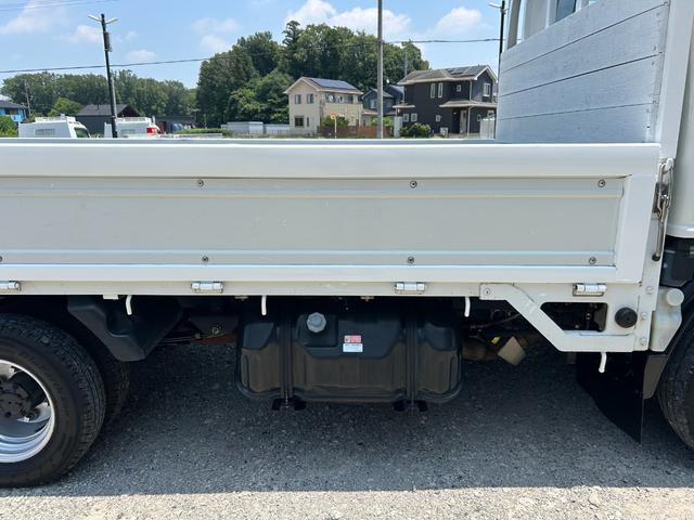 エルフトラック フラットロー　１．５ｔ　ＡＴ車　ディーゼルターボ　荷台内寸　長さ３０７０ｍｍ　幅１６００ｍｍ　ナビ　ＥＴＣ　バックカメラ　ドライブレコーダー　３人乗り　１．５トン　１．５トントラック　平ボディ　アイドリングストップ（79枚目）