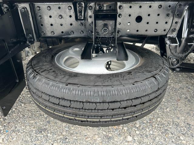 キャンター 全低床　２ｔ　ＡＴ車　１年保証付　ディーゼルターボ　荷台縞板張り　荷台内寸長さ３１００ｍｍ　幅１６００ｍｍ　ＥＴＣ　バックモニター　ドラレコ　電動格納ミラー　坂道発進補助装置　キーレス　２トン　２トントラック（67枚目）