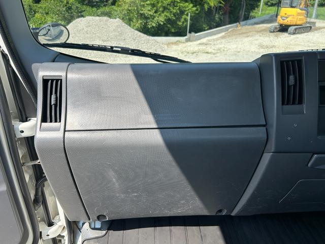 エルフトラック 　１年保証付き　２ｔ　ワイドロング　全低床　アルミブロック　ＡＴ車　ディーゼルターボ　荷台内寸長さ４３４０ｍｍ　幅２０７０ｍｍ　ＥＴＣ　電動格納ミラー　荷台鉄板張　２トン　２トントラック　ワイド　ロング（33枚目）