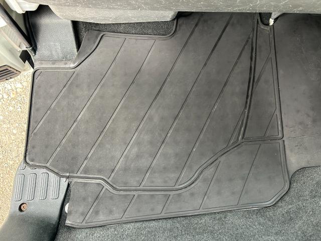 キャンター ワイドキャブロング全低床　１年保証付　４ｔ　ＡＴ車　荷台内寸　長さ４３５０ｍｍ　幅２０８０ｍｍ　ナビ　ＴＶ　ＥＴＣ　Ｂｌｕｅｔｏｏｔｈ接続　坂道発進補助装置　荷台鉄板張　工具箱　４トン　４トントラック　ワイドロング　ディーゼル（36枚目）