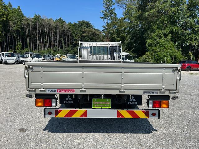 ファイター 　１年保証付　４ｔ　ワイド超ロング　ＡＴ車　ベッド付き　積載３８５０ｋｇ　荷台内寸長さ５７１０ｍｍ　幅２３６０ｍｍ　ドラレコ　電動格納ミラー　４トン　４トントラック　ワイド　ロング　ワイドロング　２人乗（6枚目）