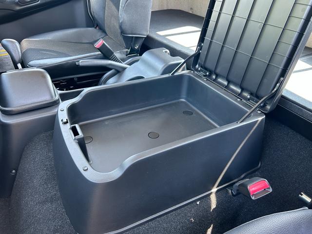ファイター 　１年保証付　４ｔ　ワイド超ロング　ＡＴ車　ベッド付き　積載３８５０ｋｇ　荷台内寸長さ５７１０ｍｍ　幅２３６０ｍｍ　ドラレコ　電動格納ミラー　４トン　４トントラック　ワイド　ロング　ワイドロング　２人乗（35枚目）