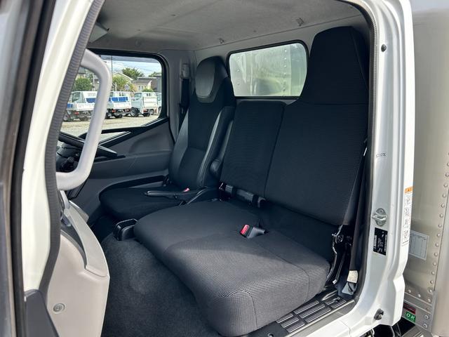キャンター 全低床　１年保証付き　２ｔ　アルミバン　ＡＴ車　ディーゼルターボ　荷台内寸長さ３０６０ｍｍ　幅１７６０ｍｍ　高さ１７９０ｍｍ　ＥＴＣ　バックモニター　ドライブレコーダー　電動格納ミラー　２トン　２トントラック（34枚目）