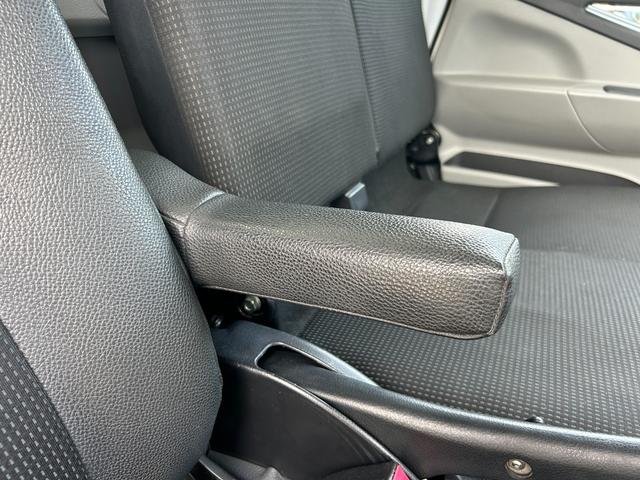 キャンター ロング　４ｔ　ＡＴ車　ディーゼルターボ　荷台内寸長さ４３５０ｍｍ　幅１７９０ｍｍ　荷台鉄板張り　ＥＴＣ　電動格納ミラー　ドライブレコーダー付き　キーレス　４トン　４トントラック　４トンロング　坂道発進補助装置（32枚目）
